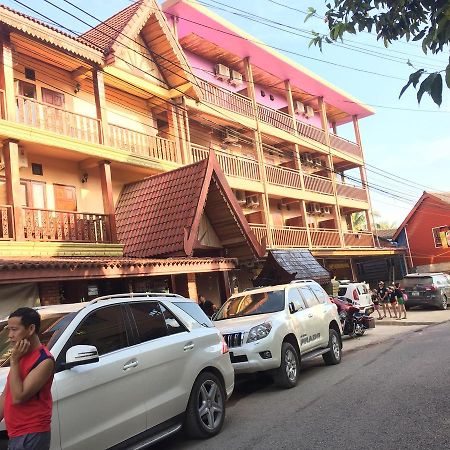 Happy River View Hotel Vang Vieng Exterior photo