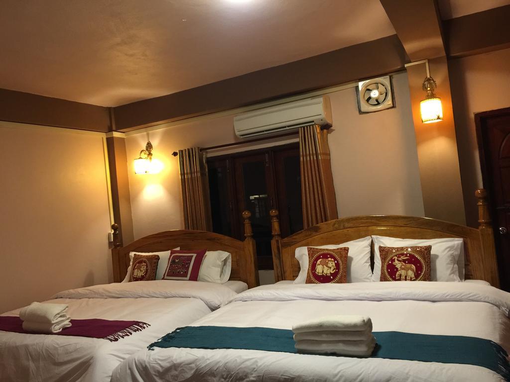 Happy River View Hotel Vang Vieng Exterior photo