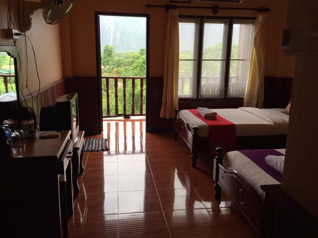 Happy River View Hotel Vang Vieng Exterior photo