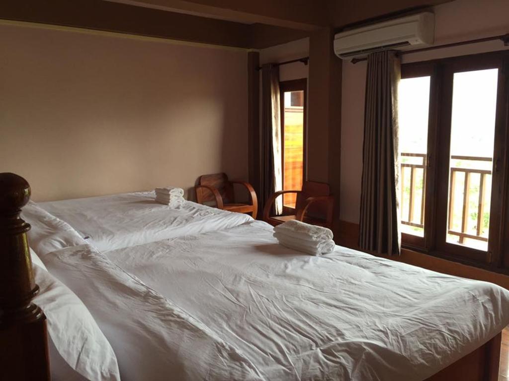 Happy River View Hotel Vang Vieng Exterior photo