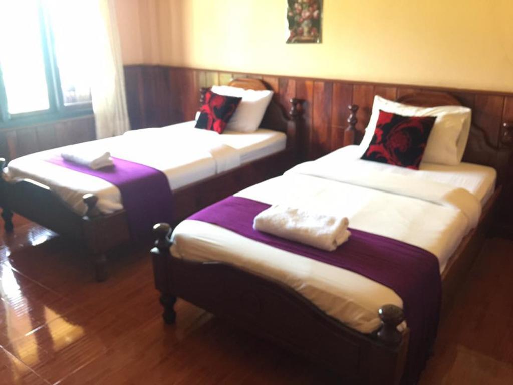 Happy River View Hotel Vang Vieng Exterior photo