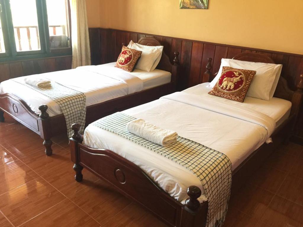 Happy River View Hotel Vang Vieng Exterior photo