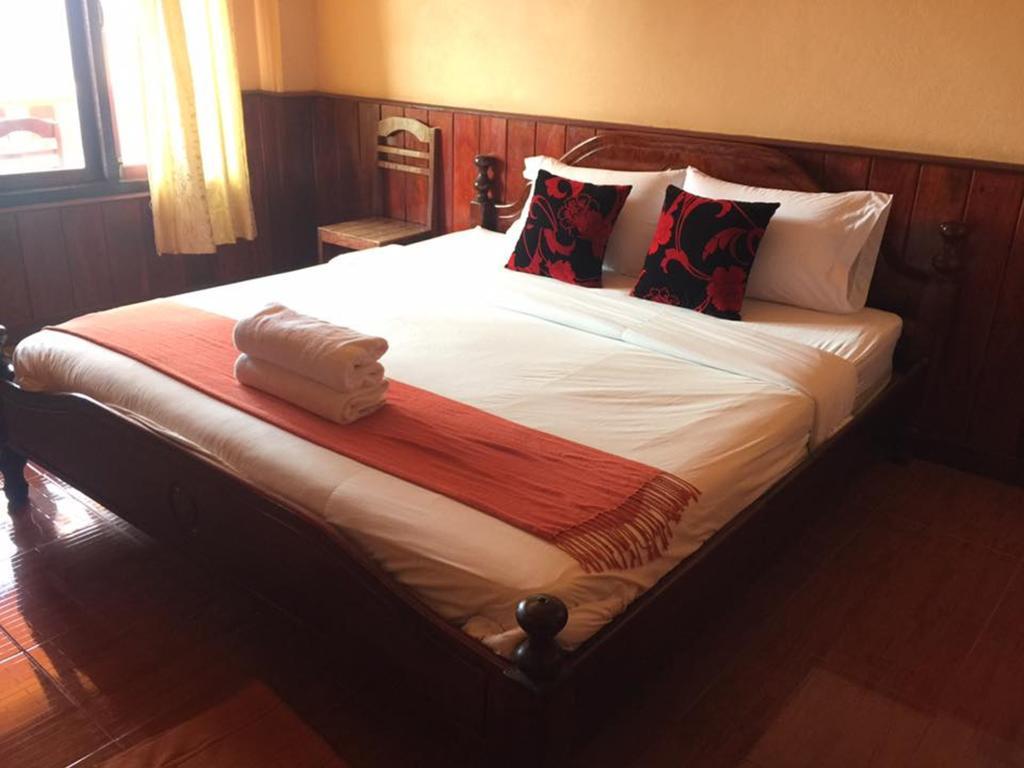 Happy River View Hotel Vang Vieng Exterior photo