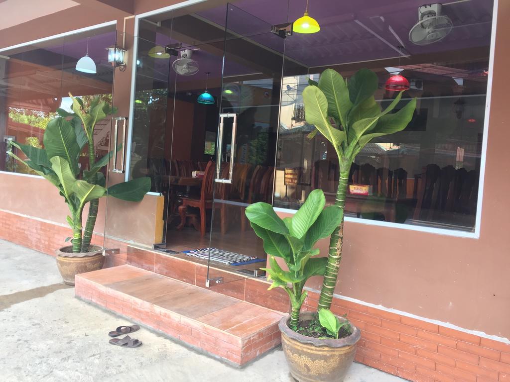 Happy River View Hotel Vang Vieng Exterior photo