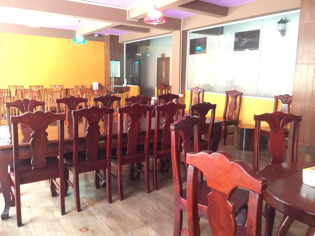 Happy River View Hotel Vang Vieng Exterior photo