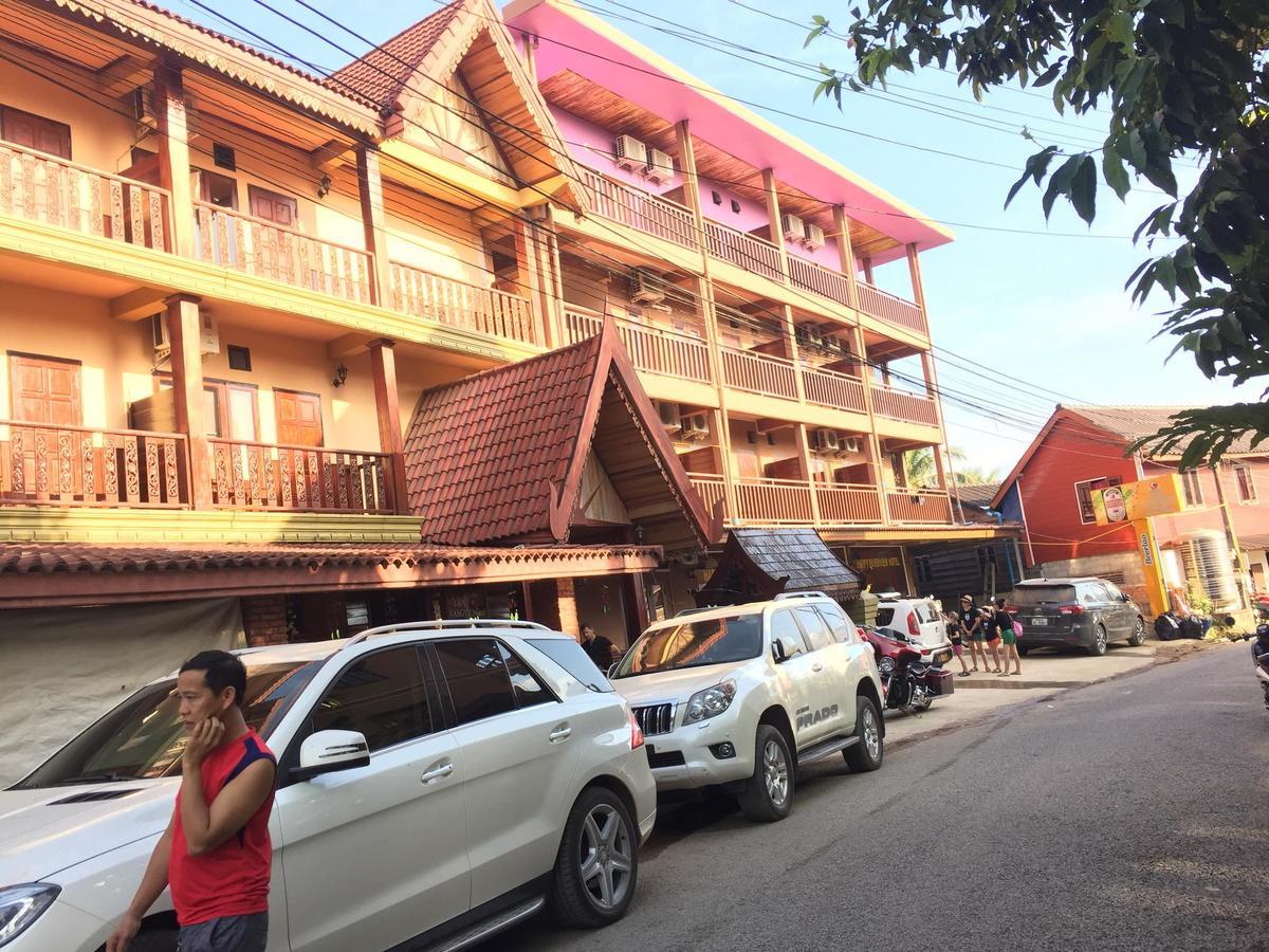 Happy River View Hotel Vang Vieng Exterior photo